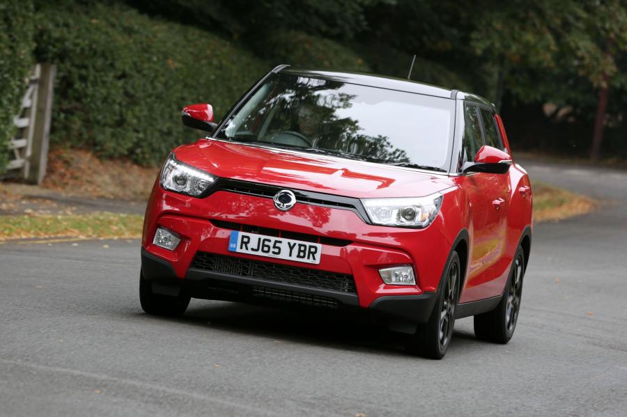 SsangYong Tivoli XDi 2015 года  (UK) (фото 11 из 21)